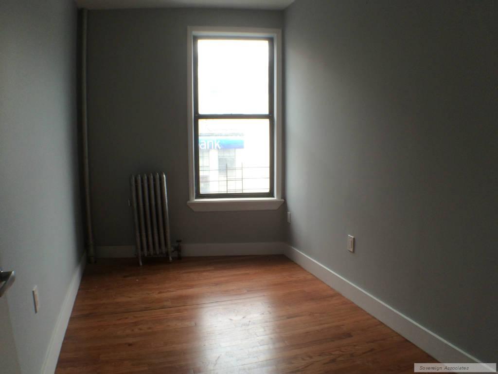 Building Photo - 4240 Broadway