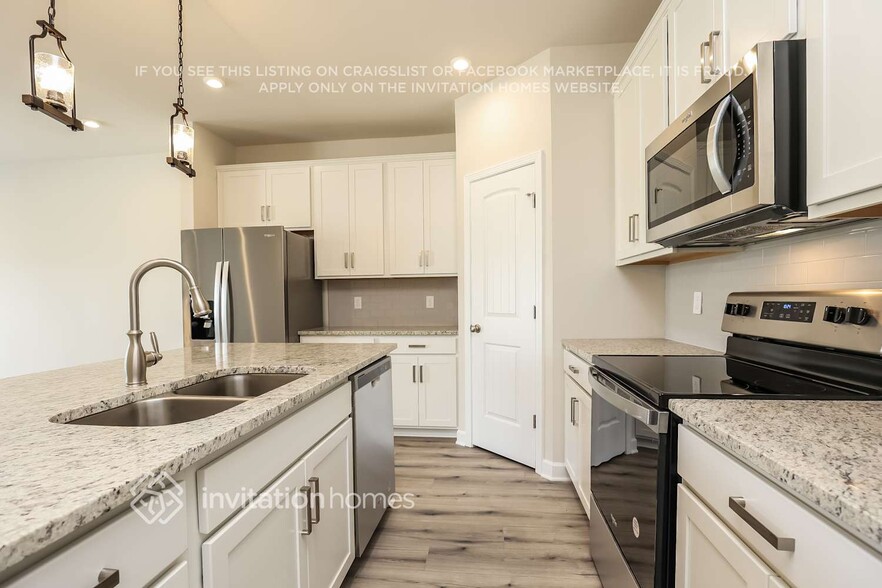 Building Photo - 125 Fister Dr