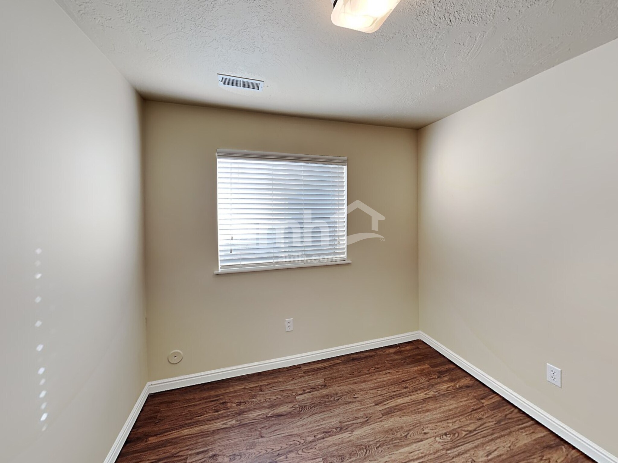 Building Photo - 816 Crimson Ln