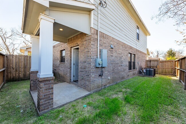 Building Photo - 6501 Stratton St