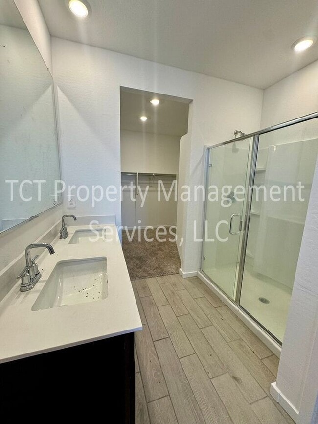 Building Photo - Beautiful Upgraded home in San Tan Groves