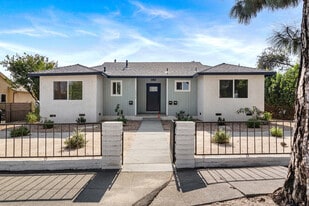 Building Photo - 15836 Chatsworth St