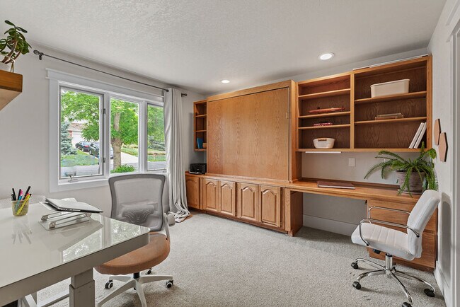 Building Photo - 2213 Grosvenor Ct