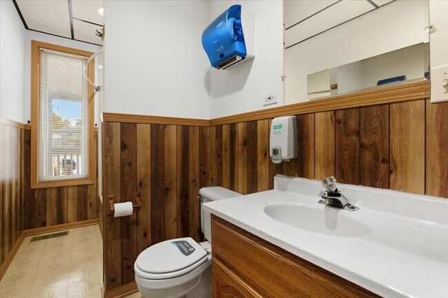 Building Photo - 69 E Grand Ave