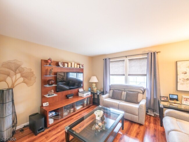 Building Photo - 6B Patrick Henry Ct