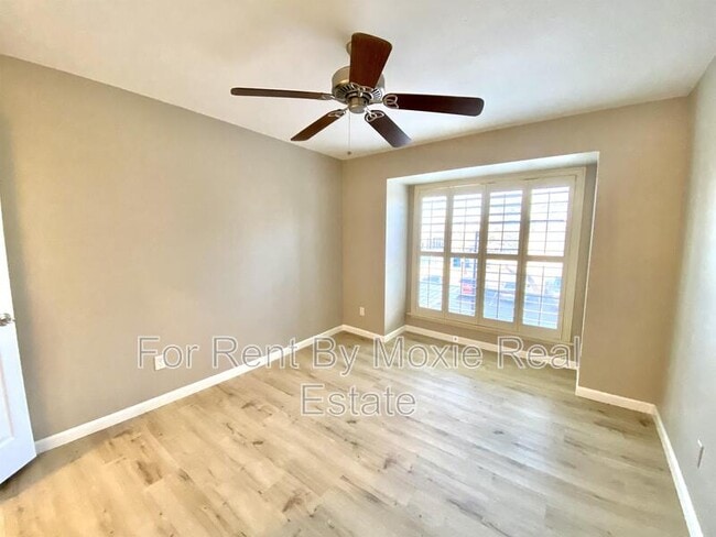 Building Photo - 200 E Southern Ave