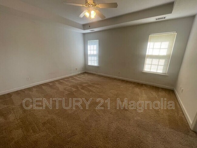 Building Photo - 832 Prairie Ln