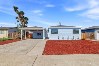 Building Photo - 1861 Nelson Dr