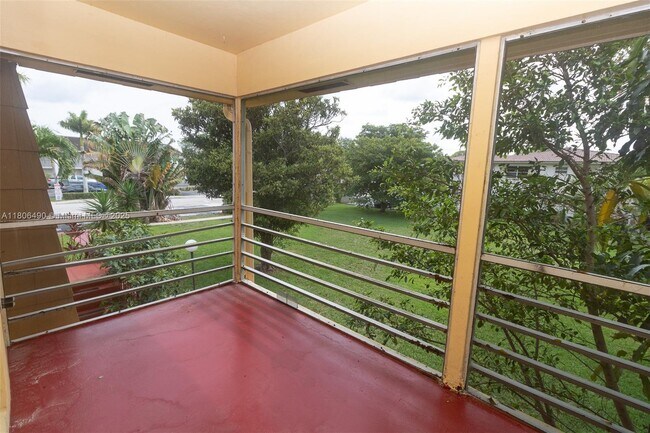 Building Photo - 8900 NW 38th Dr