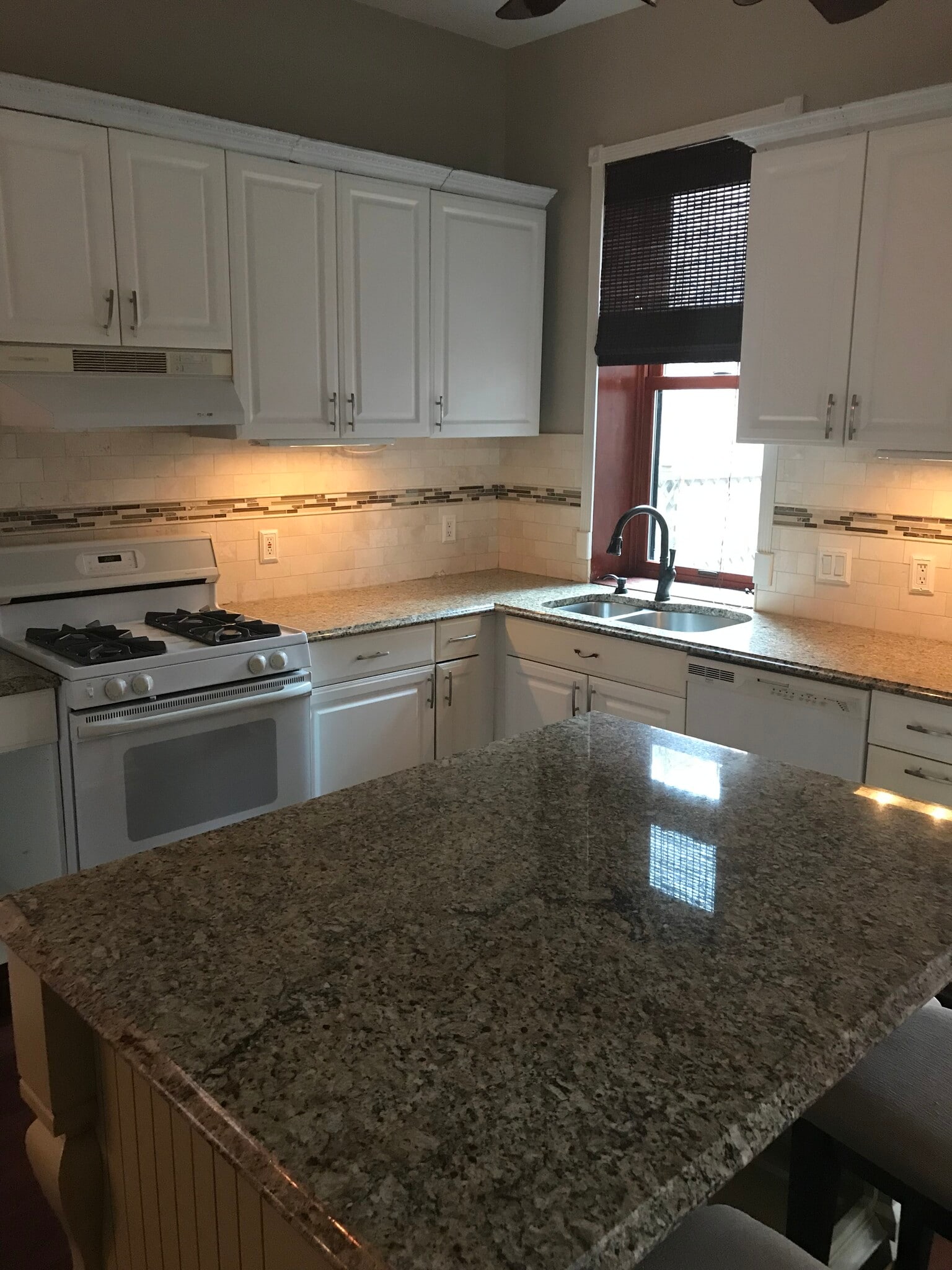 Building Photo - 1037 Garvin Pl