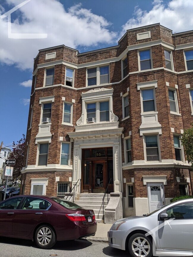 Building Photo - 15 Colborne Rd