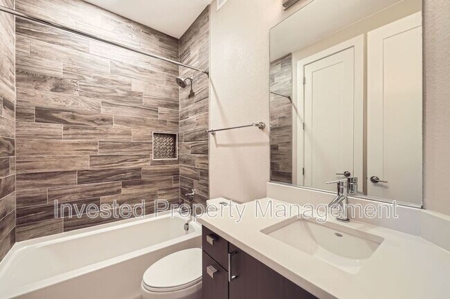 Building Photo - 1323 Elati St