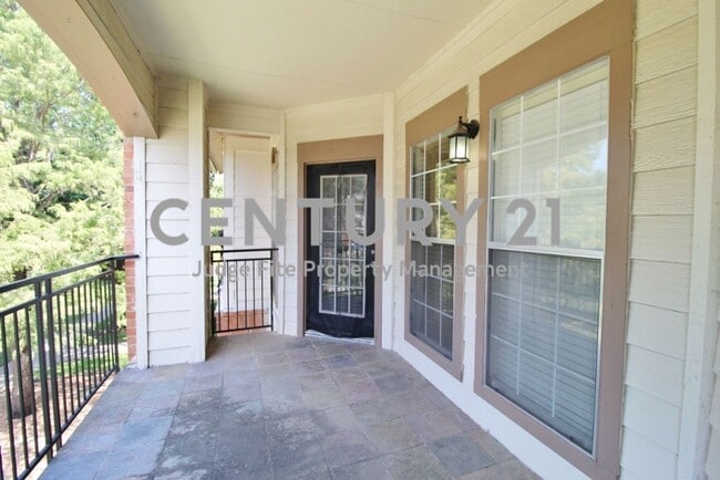 Building Photo - Wonderful 2-Story 3/2/1 Townhouse in Plano...
