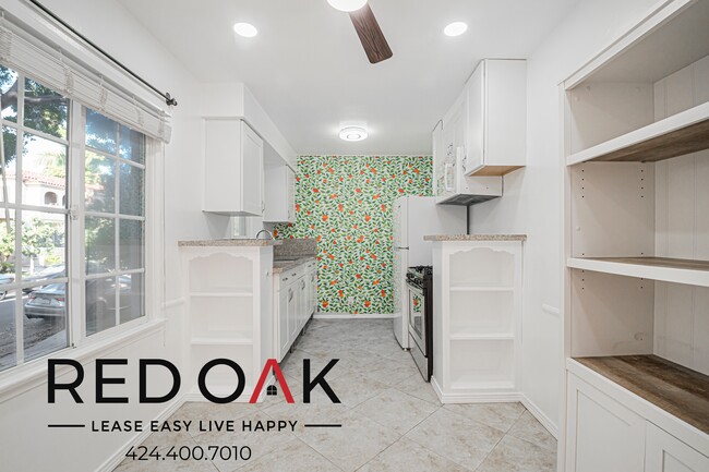 Building Photo - 340 N Curson Ave