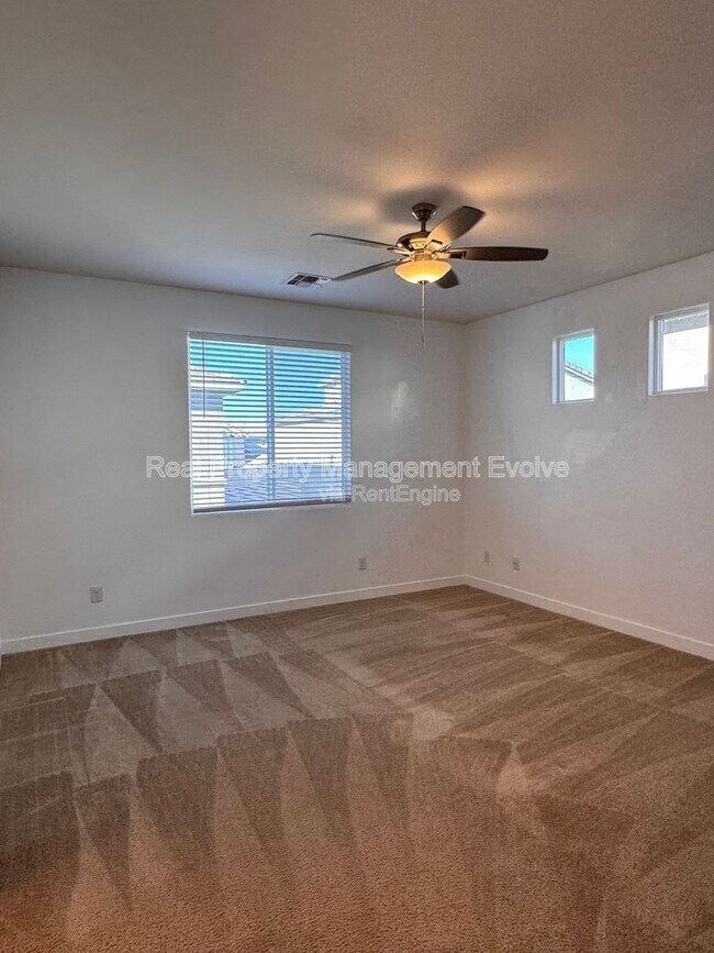 Building Photo - 15811 N 74th Ln