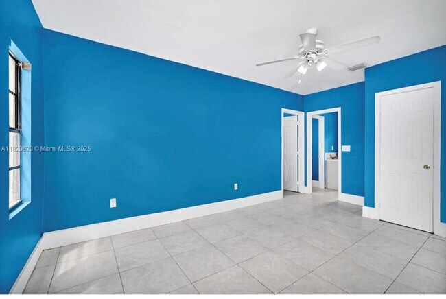 Building Photo - 613 Sharar Ave