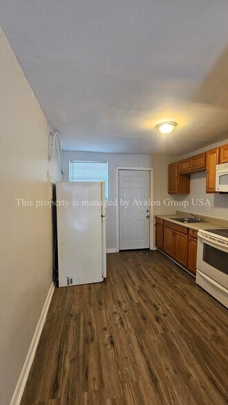 Building Photo - 604 W 18th St