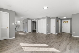 Building Photo - 8 Burma Rd