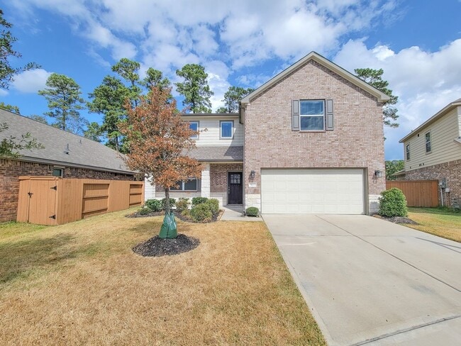Building Photo - Very functional floor plan, has game room/home office, covered back patio on a big lot. Primary o...