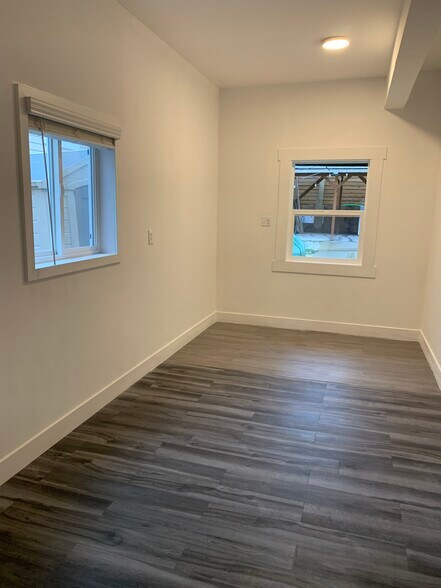 Building Photo - 104 1/2 NW 101st St