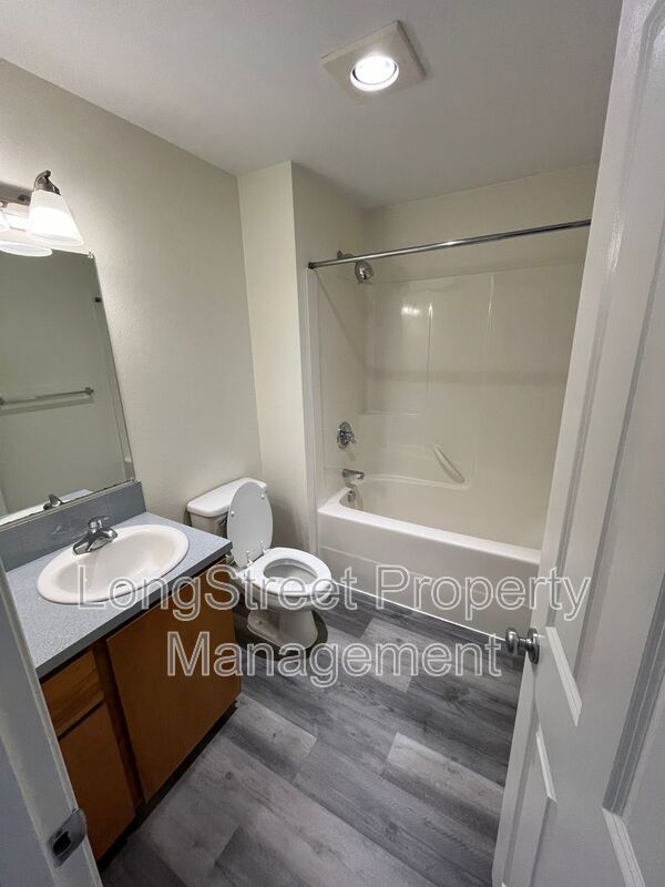 Building Photo - 8324 SE Rhine St