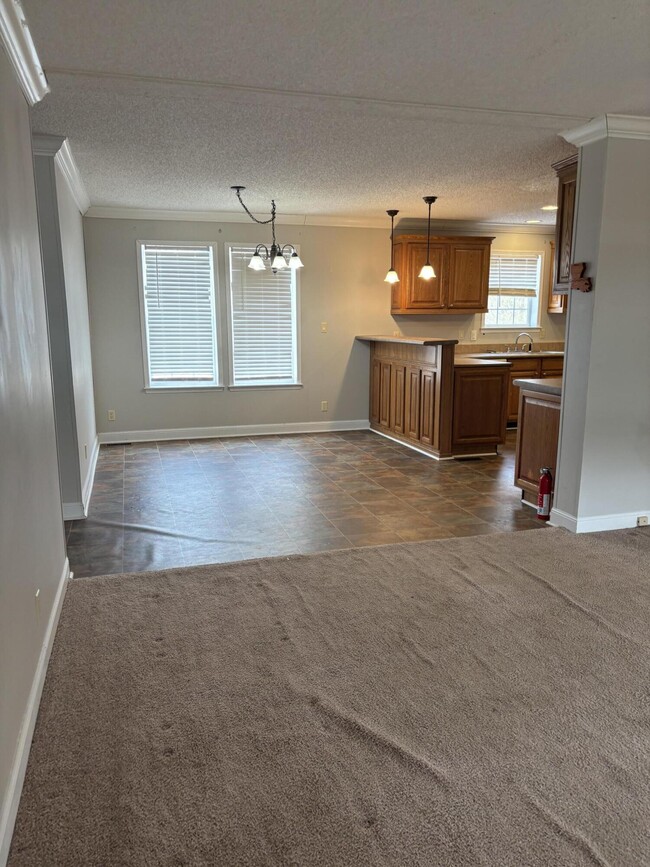 Building Photo - 6115 Dinkins Mill Rd