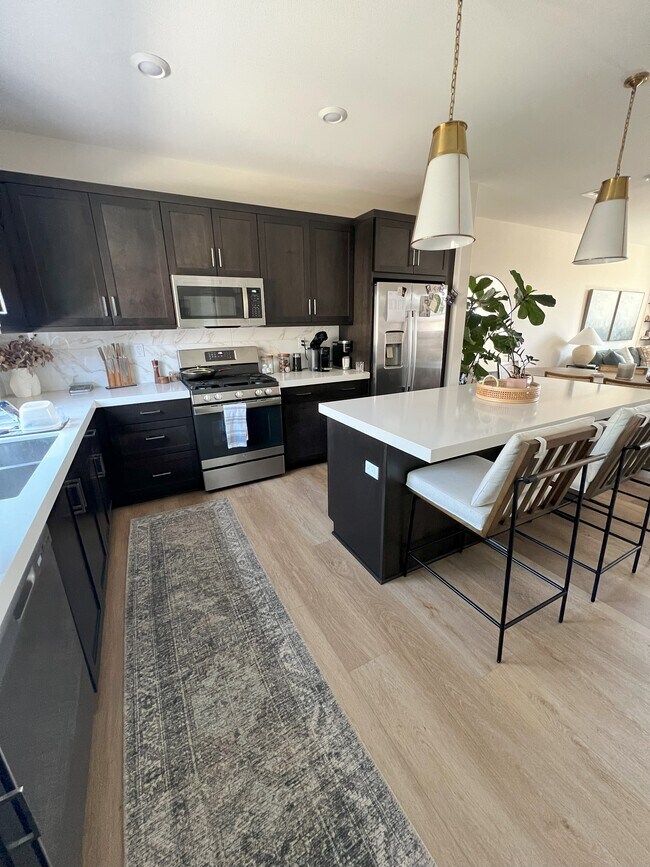 Building Photo - 1233 Sunrise Vw