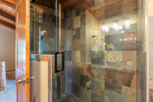 Building Photo - 57314 Approach Ln