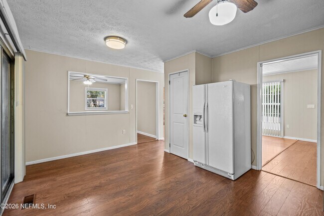 Building Photo - 253 Cowry Rd