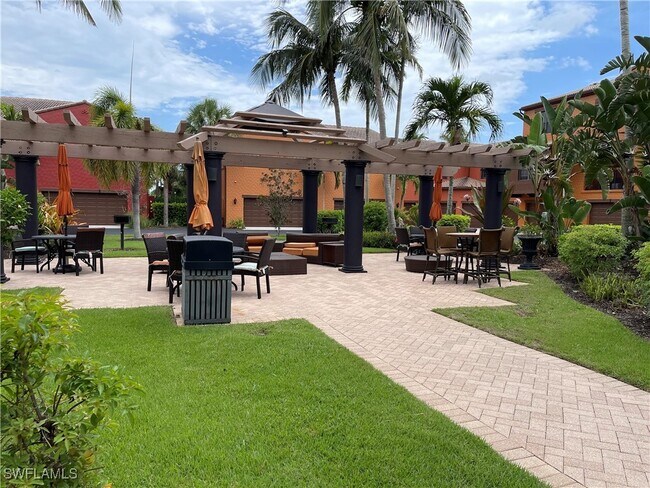 Building Photo - 9081 Albion Ln S