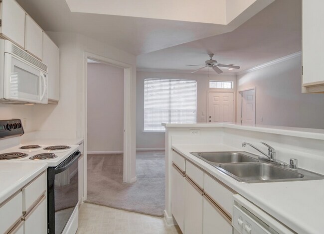 Building Photo - 402 Grand Pkwy