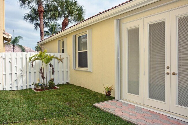 Building Photo - 6042 Newport Village Way