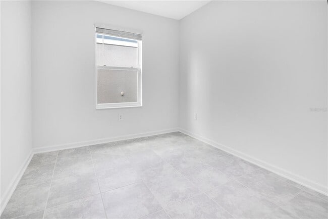 Building Photo - 2671 Armstrong Ave