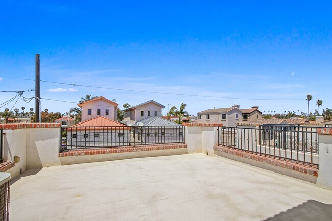 Building Photo - Stunning 3 BD | 4BTH With 2 Bonus Rooms