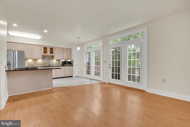 Building Photo - 2904 Oakton Crest Pl