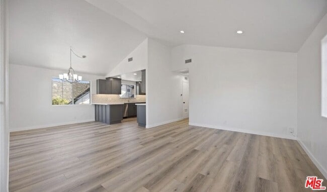 Building Photo - 424 Parkman Ave