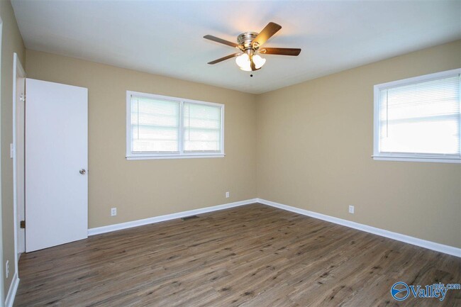 Building Photo - 4736 Bluehaven Dr NW