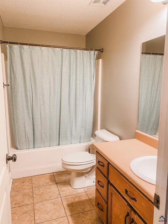 Building Photo - 609 Wooden Eagle Trail