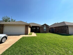 Building Photo - 4 Bed 2 bath Edmond