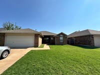 Building Photo - 4 Bed 2 bath Edmond