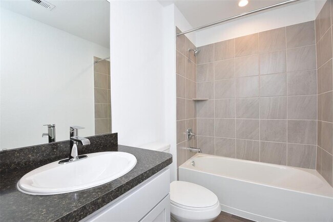 Building Photo - 24311 Saddlestone Green Dr