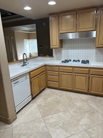 Building Photo - 78 Tennis Villas Dr