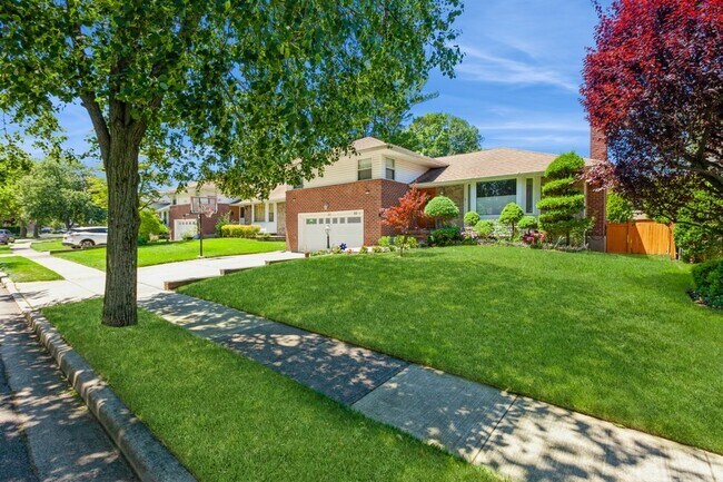 Building Photo - 50 Edgewood Dr