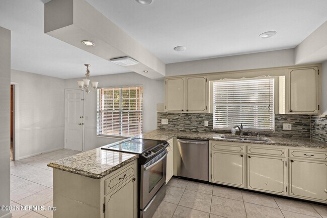 Building Photo - 1922 Holly Oaks Ravine Dr