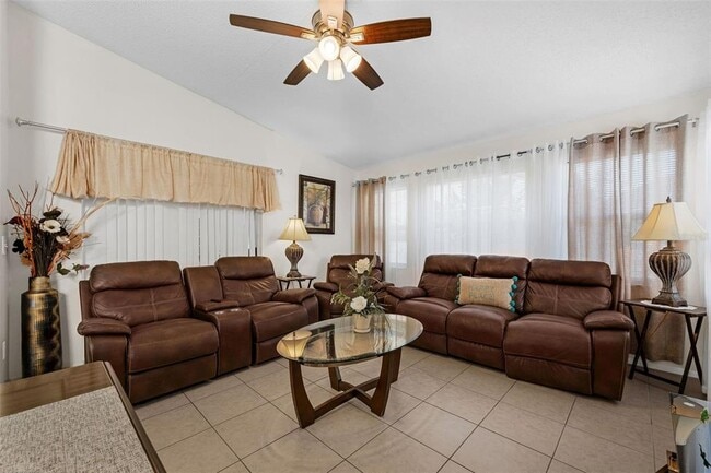 Building Photo - 2894 Picadilly Cir
