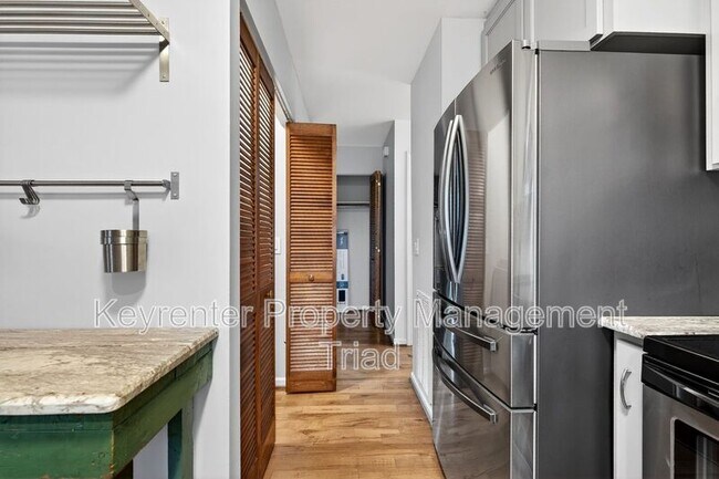 Building Photo - 2312 Bonnie Ln