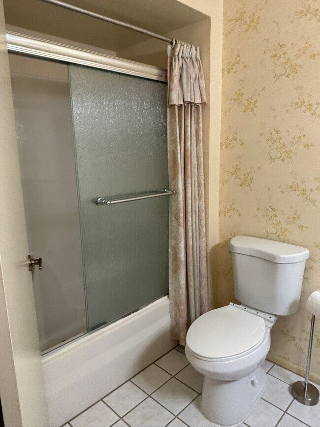 Building Photo - Spacious 3 bedroom Long Term Unfurnished home in Leisure World a 45+ Active Adult Resort Community