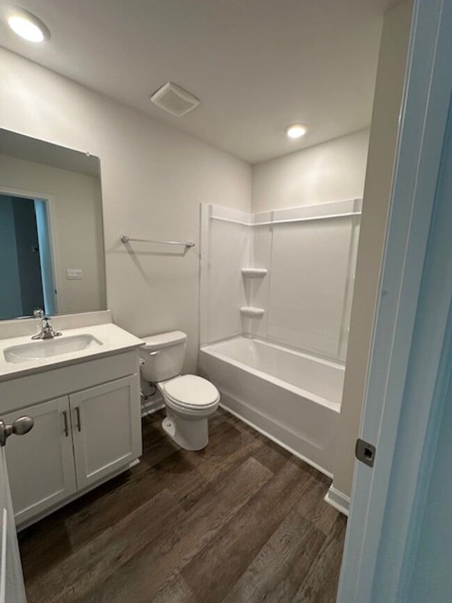 Building Photo - Graham