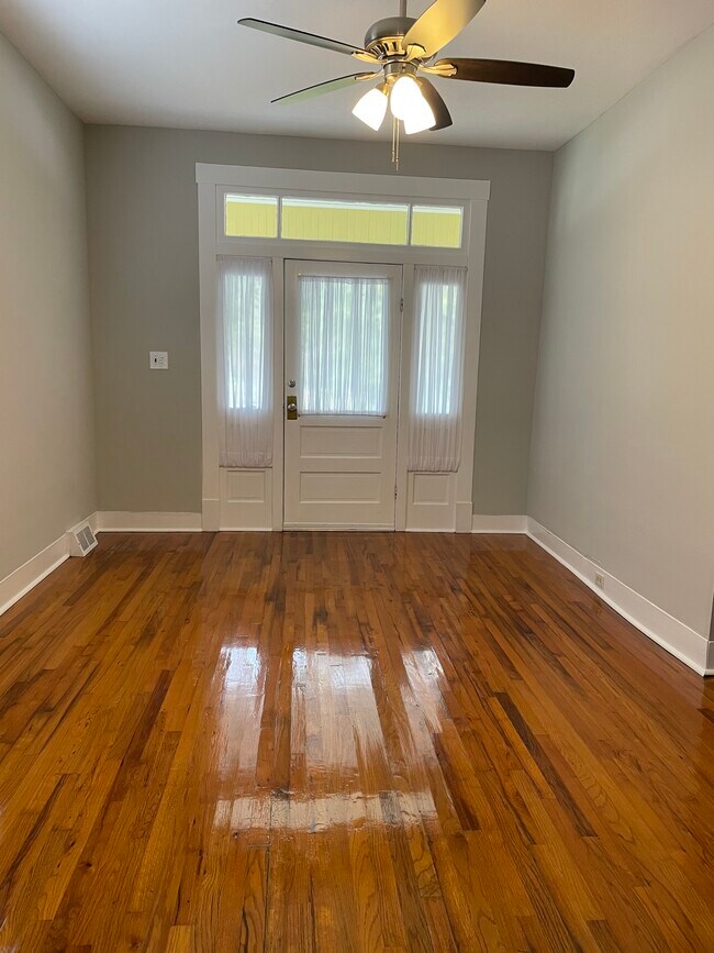 Living room - 2017 18th Ave