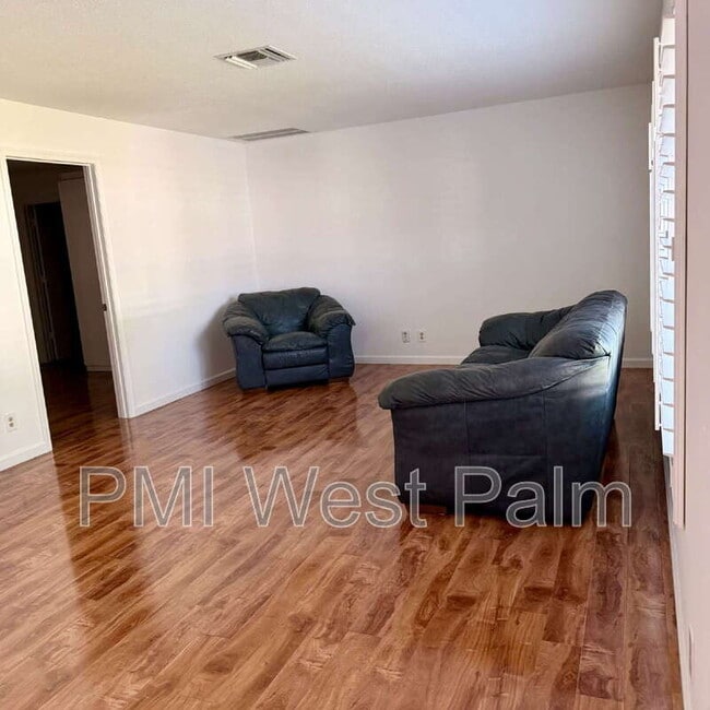 Building Photo - 147 Sunflower Cir